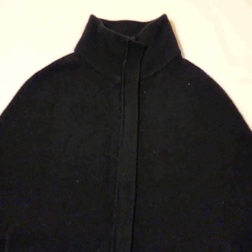 Virginia Paco pure cashmere cape.